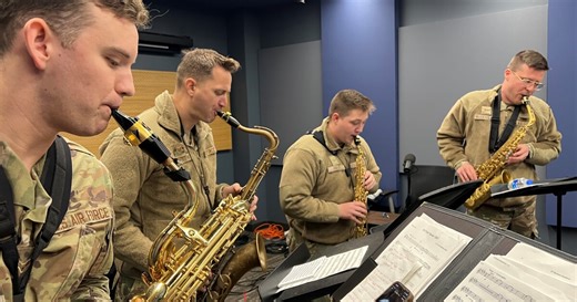Air Force Band takes their Holiday In Blue concert on tour