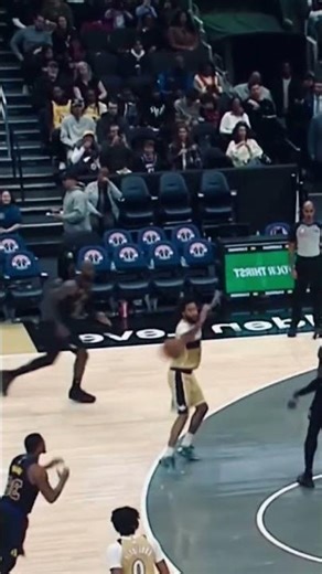 Lebron james alley oop reverse slam dunk #lebronjames #alleyoop #slamdunk #lakers #basketball