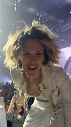 Lorie - Sur la scène (Live Lorie Party 2026)
