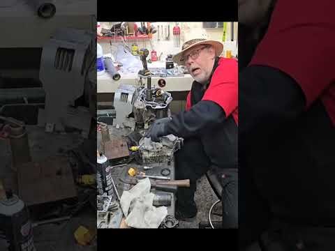 Briggs Stratton Engine Rebuild | Complete Restoration ProcessOld Briggs Stratton Engine Restoration