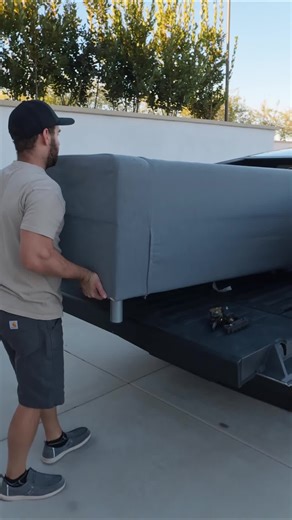 Versatile Self-Retracting Straps for Any Load