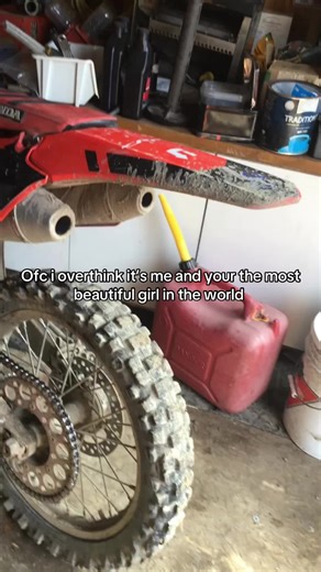 #crf250r #2006 #2025 #150rb #2023 #honda #250cc #dirtbike #crf #4strokes #fyppppppppppppppppppppppppppppppppppp #fyp #trendin #viral #blowthisupforme #relatable @timothys.girlfriend I love youuu