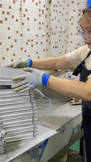 Leak detection test ensure the qualification rate of every product.#evaporator #radiator