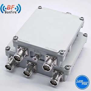 [Hot Item] Original Manufacturer 3 Way UHF Combiner 2500-2700MHz Quad-Band Combiner Triplexer RF Diplexer