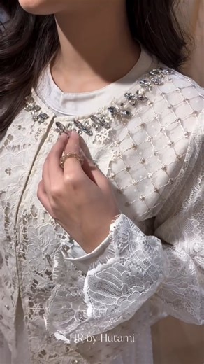 HR by Hutami on Instagram: ". Ivory for Raya just feels right! Warnanya clean, elegan, dan timeless, pas banget buat hari spesial. Kamu bisa lihat & cobain langsung di offline store kami: 📍 Paris Van Java Mall — Lantai G 📍 Trans Studi Mall Bandung — Lantai G Come and feel the Raya vibe with us ✨ #HRbyHutami #Elegandress #AlinaSeries #LebaranLook"