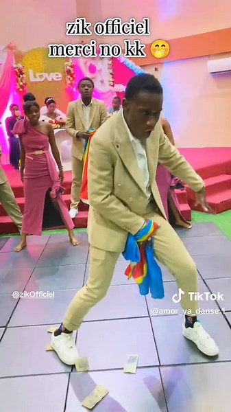 #mood #virale #flypシ #pourtoi #brazzaville🇨🇬 #congolaise🇨🇩 #flyppppppppppppppppppppppppppppppp #foryoupage #100 #danse #provocation #vu #100k @zik Officiel viens voir 🤭