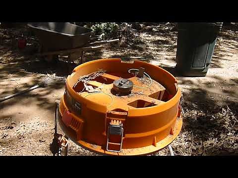 Using the WORX leaf shredder