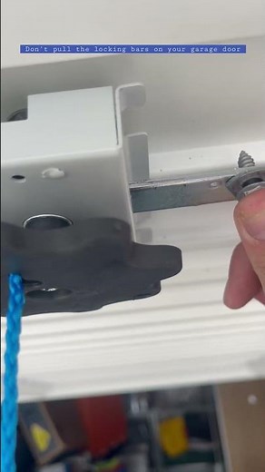 Hormann Garage Door Locking Problems #garagedoors247 #Essex