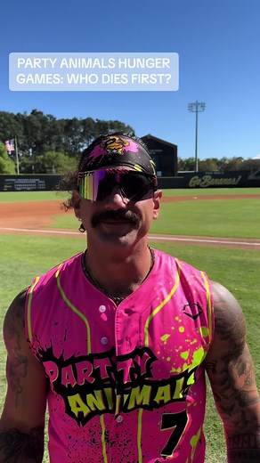 Who loses a @theofficialpartyanimals hunger games first? @Garrett DeClue by a landslide. • • • #bananaball #partyanimals #savannahbananas #baseball #trickplay #hungergames #meme #fyp #dance