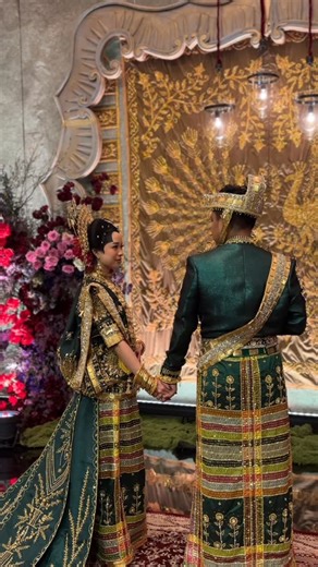 first look | BTS Wedding & Event Content Creator on Instagram: "Wrapped in the grace of the Bugis-Makassar tradition, two hearts intertwine—marking the beginning of their shared journey 🩶 The Wedding of Nia & Khizbul Wedding content creator @by.firstlook Wedding organizer @bigenterprisewo Photo & video @morden.co Make up akad @leoafandi_ Sanggar @tamalatejkt_daengasseng Decoration @suryodecor Lightning @etceteralighting Venue @shangrilajkt"