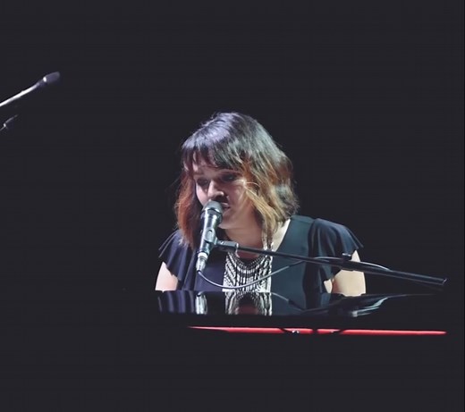 158K views · 7.1K reactions | Norah Jones’ cover of ‘Black Hole Sun’ at the Fox Theatre in Detroit on 23 May 2017. One of the most poignant tributes to Chris Cornell, and it came on the same stage of Soundgarden’s final show earlier that same month on the 17th. #grungebible #norahjones #soundgarden #chriscornell Video: https://youtu.be/XbQ08Ixczvo | The Grunge Bible | Facebook