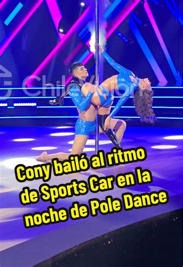 ¡DERROCHANDO TALENTO! 👏 Cony Capelli demostró por qué es una de las favoritas de #FiebrDeBaileCHV durante la noche demostró Pole Dance 😍