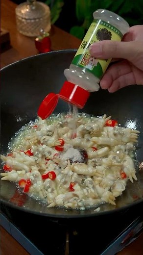 Stir-fried razor clams are so delicious. #cooking #recipe #foodtutorial