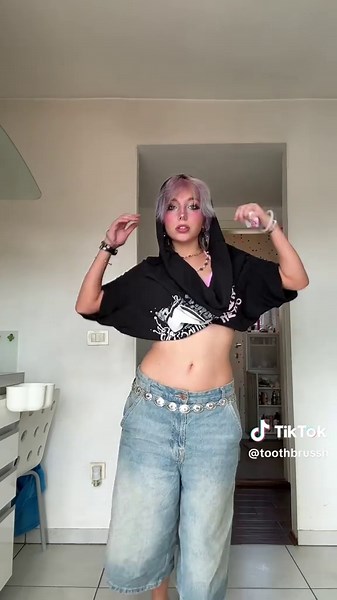 hello kitty type of drip hihi #slovenskitiktokerji #sloveniatiktok #outfit #fyp