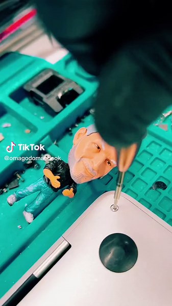 MacBook Pro A1706 Screen Replacement 🧙‍♂️🙌🏻😁#macbook #macbookpro #macbookrepair #apple #fyp #macbookair #fypシ