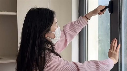 用了ss9变色炭包一个月，房间甲醛明显下降，颜色变化直观可见，除醛效果肉眼可见，家里有宝宝更安心！