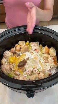 fabulous fall french toast casserole #crockpotcooking #breakfastideas #appleseason #easycooking