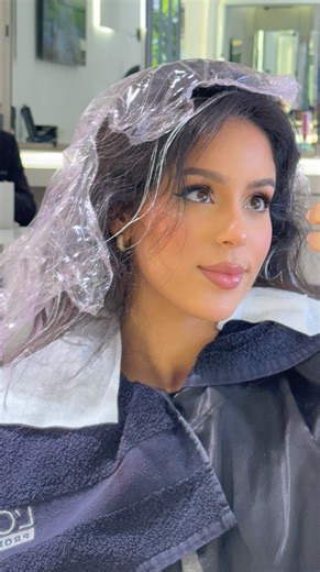 Nadia Hari on Instagram: "First time coloring my hair with L’Oréal Professionnel Inoa, and I’m absolutely loving the result✨ This unique formula is perfect for virgin hair , safe, not damaging, and giving me the vibrant color I’ve always wanted without compromising the health of my strands. 🖤 Thank you @lorealpro and @dessange for making this transformation so effortless! #INOA #TitanBrown #SaharaBrown"