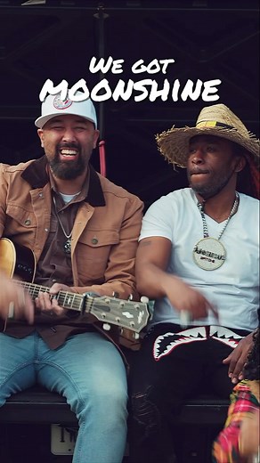 These boys really know how to throw a party🎉 in the country 🤠🌽 Check out @juiceebub BORN IN THE COUNTRY featuring @barefootjoerva LINK IN BIO! #newmusicvideo #newmusicfridays | Barefoot Joe