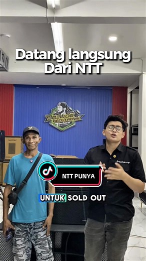 jauh-jauh dari NTT datang ke ruko ambil 2pcs array VRX-212 @Kim Lasa #brewogbetavoindonesia #soundsystem #soundhoreg #soundsystemjawatimur #brewog_audio