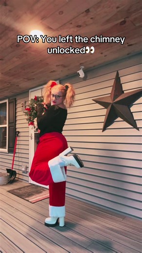 Imma leave the chimney open 👀 Better late than never, Merry Christmas yall🎄❤️💚 #merrychristmas #viral #cosplayer #fyp #pov