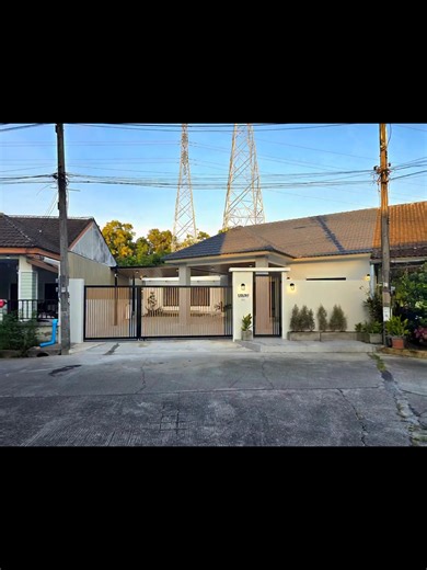 Serene & Renovated Family Home in Phuket - Srisuchat 3 Village #Modeproperty No. B0836 Spacious Renovated Family Home in Phuket - Srisuchat 3 Village Discover your perfect Phuket sanctuary! This beautifully renovated semi-detached house offers peace, comfort, and positive energy for a prosperous life. An ideal choice for families seeking quality Phuket real estate. ✨ Property Highlights: Land Size: 78.9 sq. wah (approx. 315.6 sq. meters) 4 Bedrooms 3 Bathrooms 1 Modern Kitchen Parking for 2-3 Ca