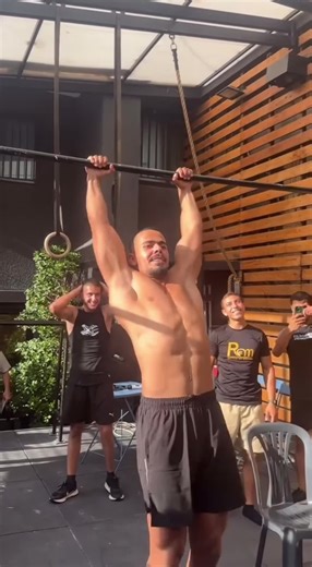 Mastering Muscle Ups: A Calisthenics Challenge