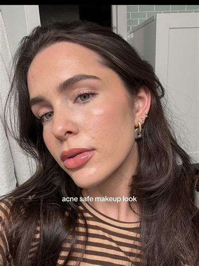 Why did everything hit so good #acnesafe #acnemakeup #noncomedegenic #acnesafemakeup #clearskintips @Innisfree US @DERMA E @IT Cosmetics @pradabeauty @ILIA Beauty @Nudestix @Makeup By Mario @COVERGIRL @cocokind @Kosas