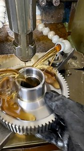 216K views · 1.5K reactions | Sprocket broaching #Sprocket #broaching #splined #cncmachining #manufacturing #cnc #wheel #gear #motor #machine | Metal and oil | Facebook