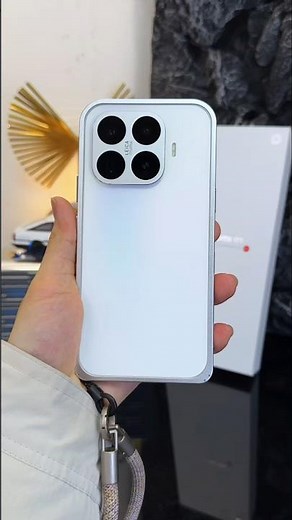 Xiaomi 17T minimalist design phone case! This solves both the feel and heat dissipation issues.