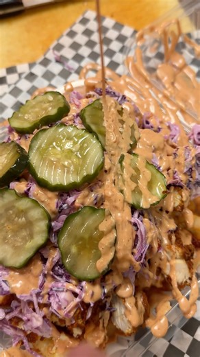 How much sauce is too much sauce ? #chubbys #hotchicken #food #foodie #foodshorts