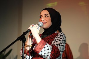 Mona Haydar, au-delà de la rappeuse au hijab