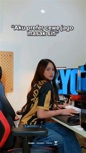 DOMINATOR e-Sports on Instagram: "Tipe cewe kamu yang jago masak? Emangnya kamu Pro Player E-Sports? 🤨 Minimal Grand Master Top Global Sector dulu deh, baru kamu bisa diwaro @shdrey. 😤 #LetsDominate #DominateTheWorld"