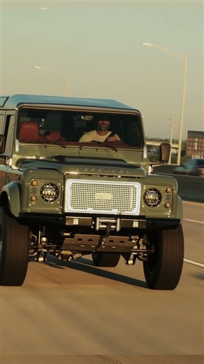 LISTEN to this 650HP Custom Classic Land Rover Defender 110 by HIMALAYA #landrover #defender