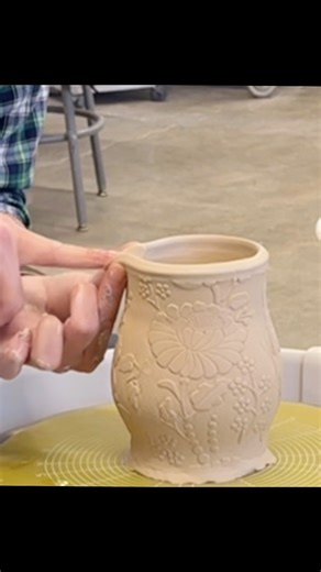790. Stretching a texture slab built cylinder into a pitcher. A class demo at PAAC. Watch the detail on my YouTube channel: https://www.youtube.com/watch?v=ZzlaBkYKxh8 | Hsin-Chuen Lin Ceramics