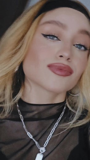 Escenas de Karol Sevilla en Weekend