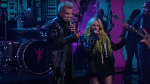 Hier sehen: Billy Idol und Avril Lavigne zelebrieren „77“ bei Kimmel