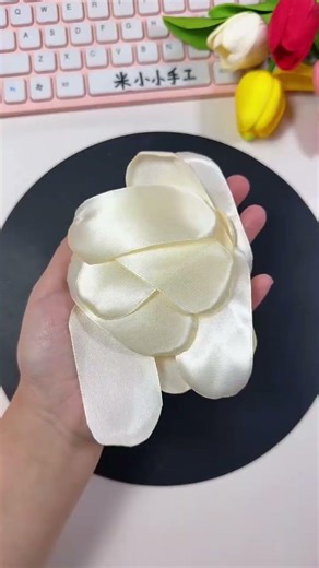 Make beautiful flowers with ribbons, simple and easy to learn