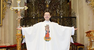 ¿Quién es Adam Kotas? El cura polaco que dejó la Iglesia para hacer videos en TikTok