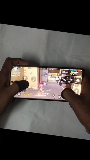 1vs4 🤯 handcom gameplay 💀 #pocox3pro #2fingergamer #garenafreefire #handcam #dpi