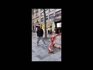 Colossal Titan Dance in Paris [snk]