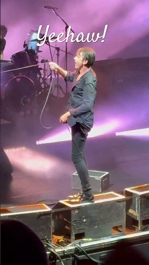 Suede live in Paris