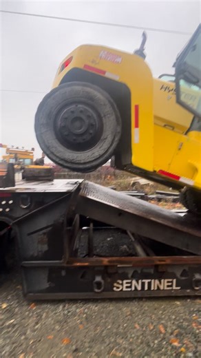 How to turn a 17 foot Hyster mast from a super load into a regular pole car load with one easy step.. 15’4” Call me to move your machine at 360-827-2773 Email peter@oversize-rigging.com | McCarter Machinery Moving
