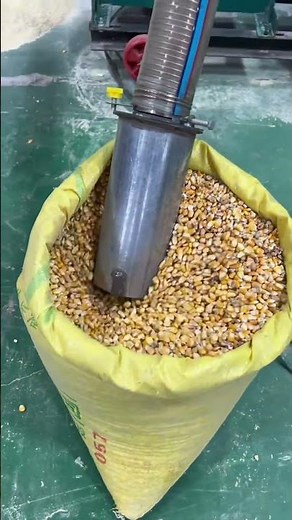 Self-Priming Corn Crusher Automatic Pulverizer Machine#corncrusher #farmequipment #agriculture