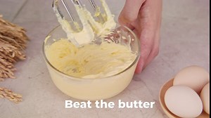 Hand Mixer Electric, 5-Speed Hand Mixer with Turbo Mode, 300W Ultra Power kitchen Handheld Mixer Includes Stainless Steel Beaters, Dough Hooks for Whipping Dough, Egg, Cream, Cake