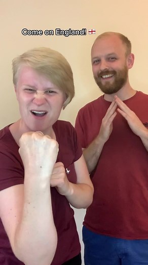 British Sign Language - Football #deaf #euro #euro2020 #itscominghome #football #england #deaftiktok #britishsignlanguage #learn #bsl #learnontiktok