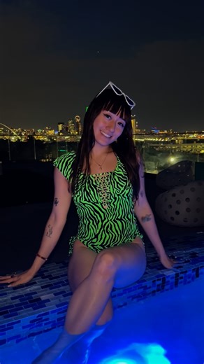 Violet 🧚‍♀️🌱| Plant-based Lifestyle Creator + Influencer on Instagram: "Poolside vibes and SWAG II—that @lilbieber new album is poppin’ 💥💚 #poolvibes #dallaslifestyle #swagii #instagood #justinbiebersongs #mixedgirlmagic"