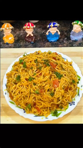 Spicy Chilli Garlic Maggie#shots#shortvideo #viral #trending #maggie