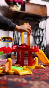 ¡La aventura de carreras comienza aquí! 🏎️ Con la línea de Baby Junior Ferrari crea tu propia pista de carreras con semáforo, sonidos y mucho más! 🏁🎶 📍Encuéntrala en tu tienda Infanti favorita o infanti.com.pe | Infanti Perú