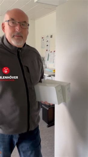 🔥🙌Unser Team startet motiviert, fokussiert und bereit für starke Projekte in 2026. Wenn du zuverlässige Elektrotechnik brauchst - wir sind am Start. 👉Jetzt anfragen & gemeinsam ins neue Jahr durchstarten! #mühlenhöver #2026 #elektro #münster #handwerk #neujahr #teamwork #fyp | Mühlenhöver Elektrotechnik GmbH und Co KG